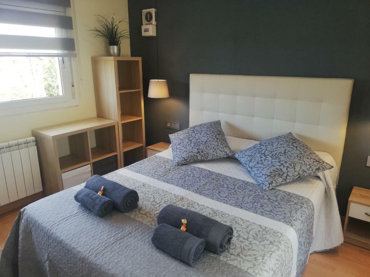 Studio di 30 m² in Appartamento con 1 bagno privato in zona Barbera del Valles Esterno foto