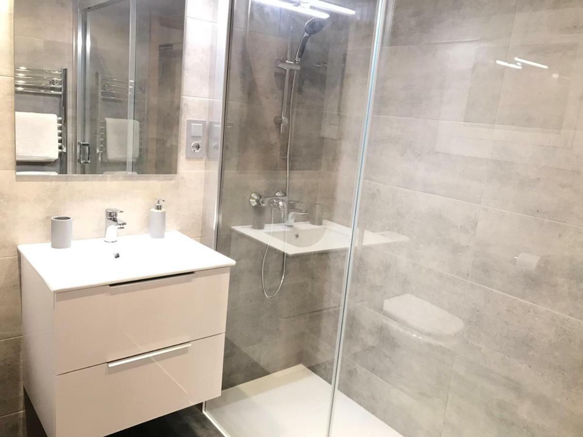 Studio di 30 m² in Appartamento con 1 bagno privato in zona Barbera del Valles Esterno foto