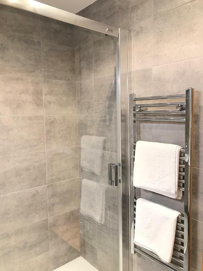 Studio di 30 m² in Appartamento con 1 bagno privato in zona Barbera del Valles Esterno foto